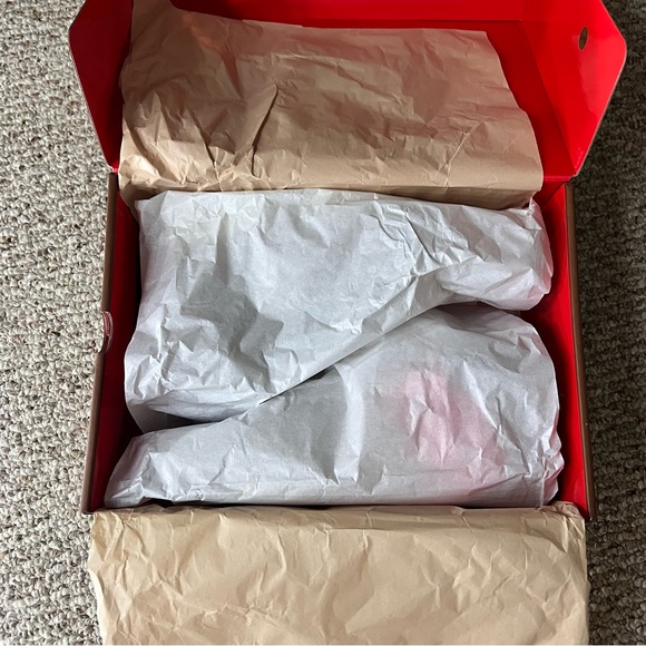 Jordan Retro 6 Travis Scott British Khaki - Picture 9 of 13